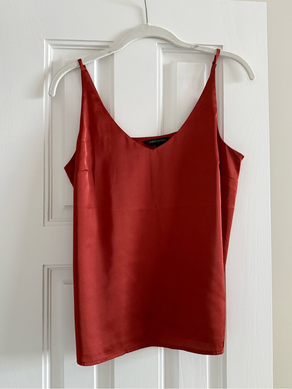 Banana Republic Red and Green Satin V-Neck Camisoles - size XS